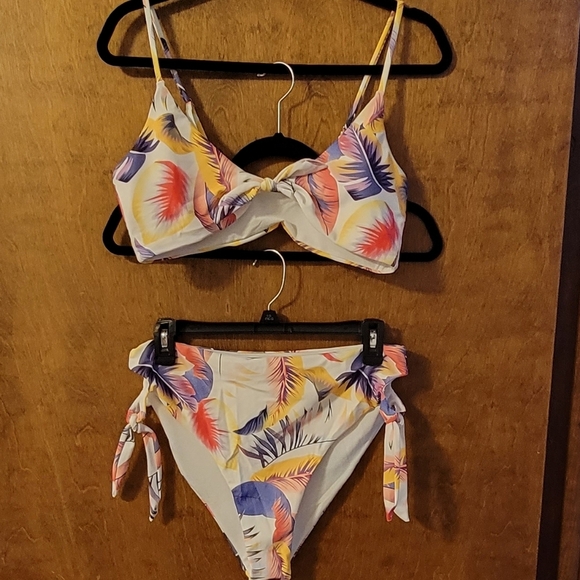 Shein Tropical Leaf Bikini Set - Picture 1 of 4